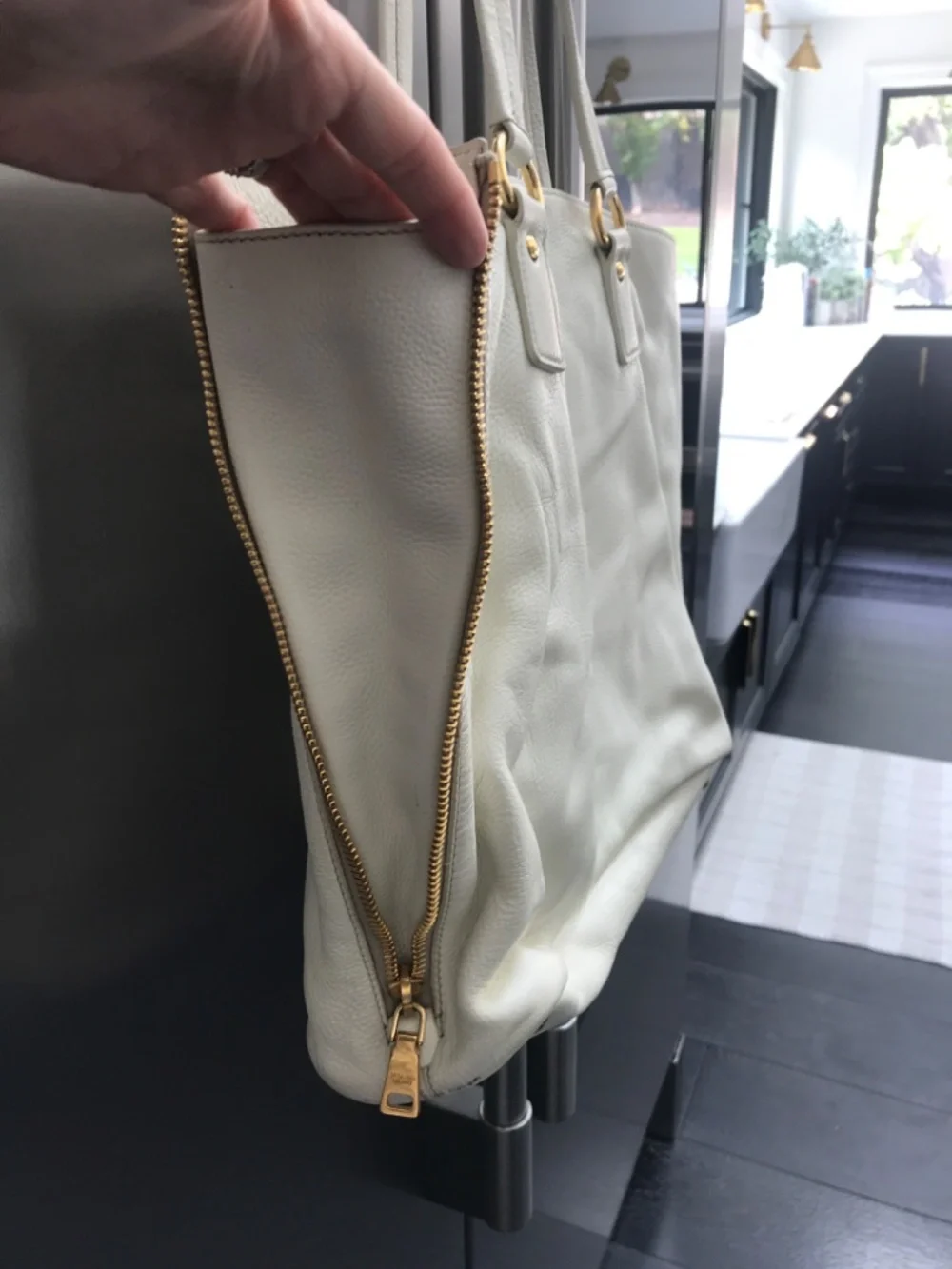 Prada Off-White Leather Tote/Shopper